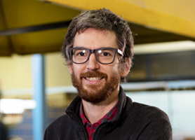 Francisco Sahli, profesor del Instituto de Ingeniería Biológica y Médica, y del Departamento de Ingeniería Mecánica y Metalúrgica UC